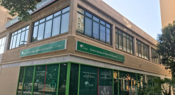 Más de 40 formadores del Proyecto Edufinet de Unicaja participan en un curso de ESESA IMF de Málaga