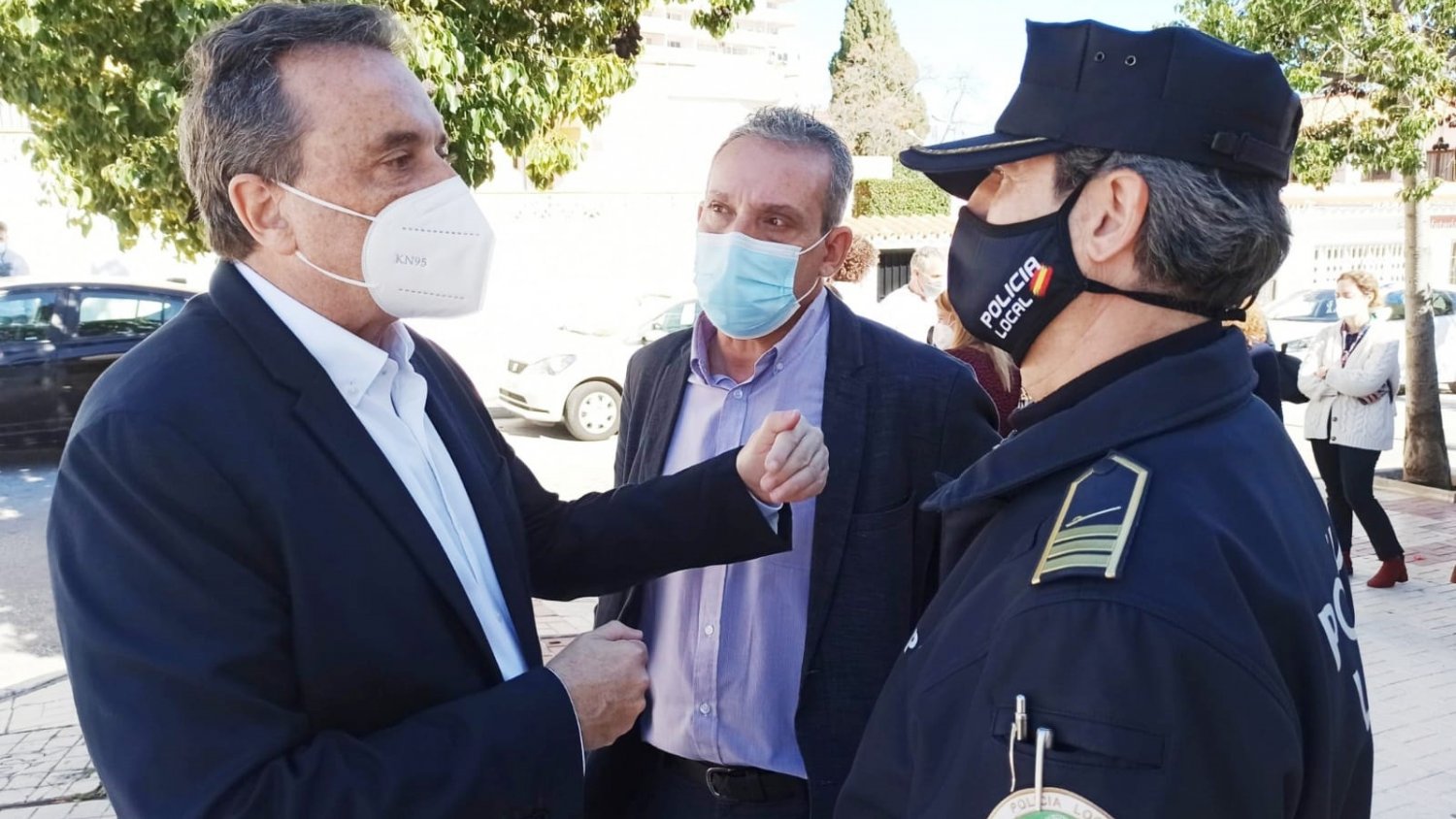 Torremolinos sanciona con hasta 500 euros a quien no diluya la orina de su perro en la vía pública