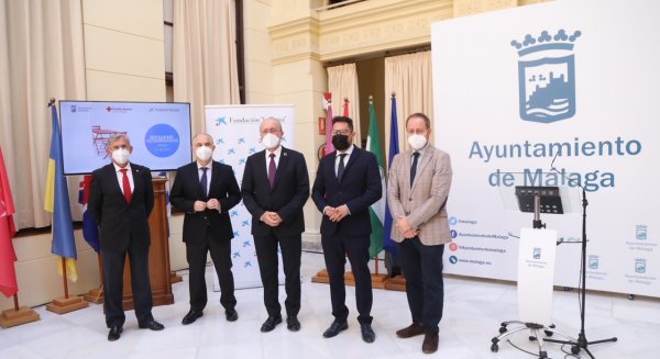 La Caixa y el Ayuntamiento de Málaga presentan un programa para la soledad en personas mayores