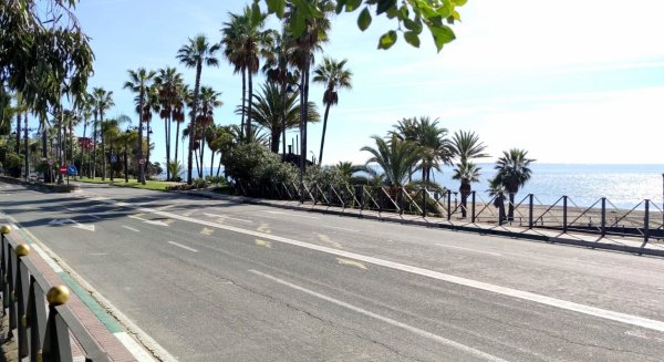 Estepona adjudica las obras para ampliar las pasarelas peatonales del puente de La Cala