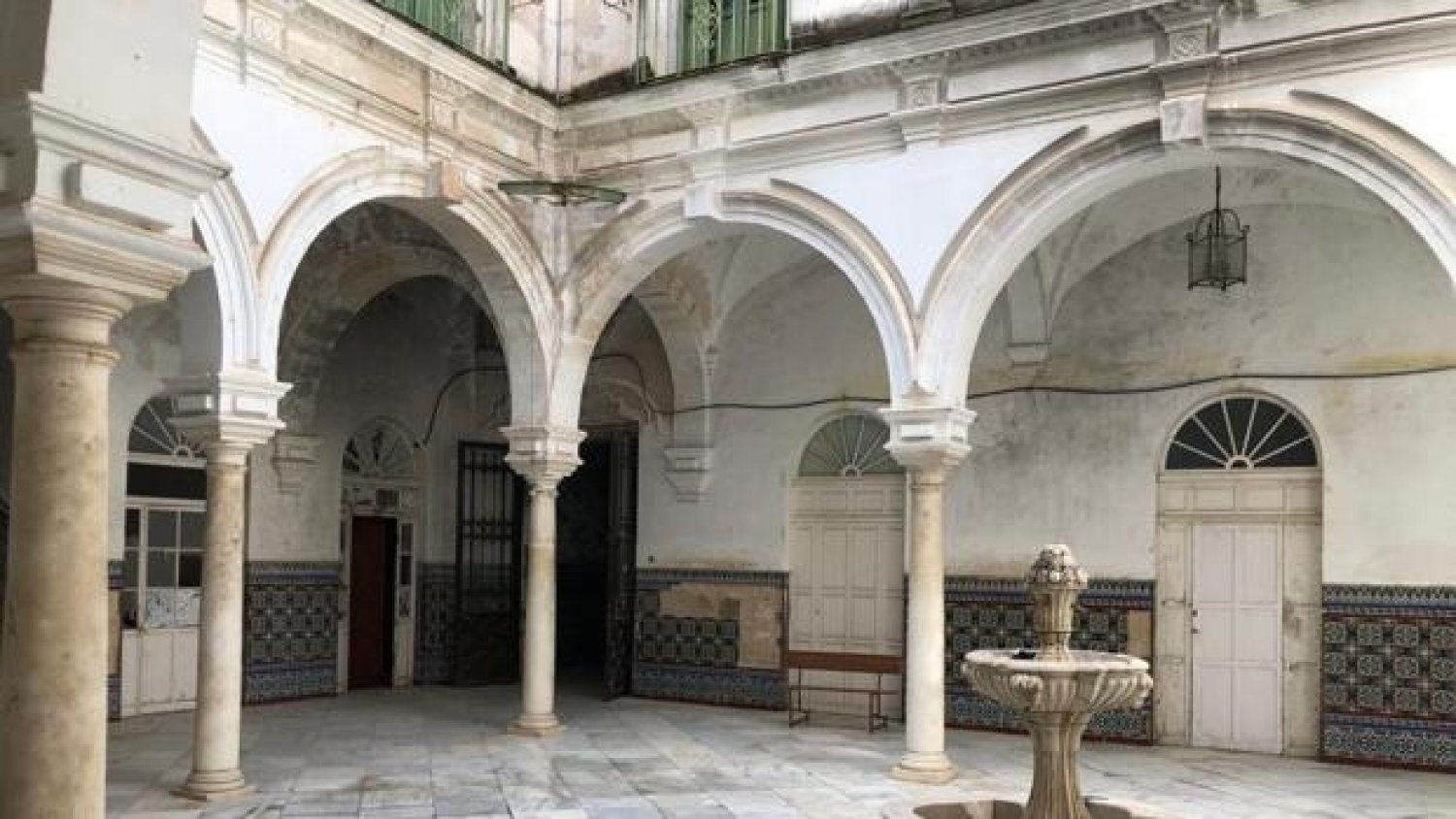El edificio San Juan de Dios de Antequera sirve de refuerzo para la vacunación contra la COVID-19