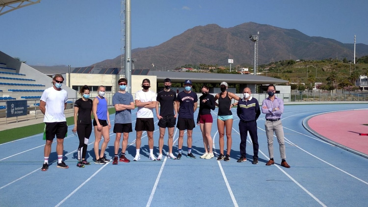 Atletas suecos de élite entrenan en las instalaciones del Estadio de Atletismo de Estepona
