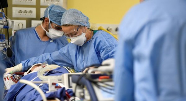 Málaga registra tres fallecidos y Andalucía suma 2.476 nuevos positivos en la última jornada
