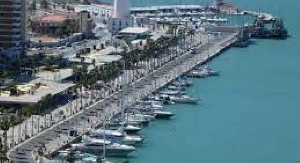 El Puerto de Málaga recibe 5 buques portacontenedores esta semana