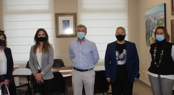 El alcalde de Estepona recibe a la bailaora Lourdes Bazán como posible directora de la EFA
