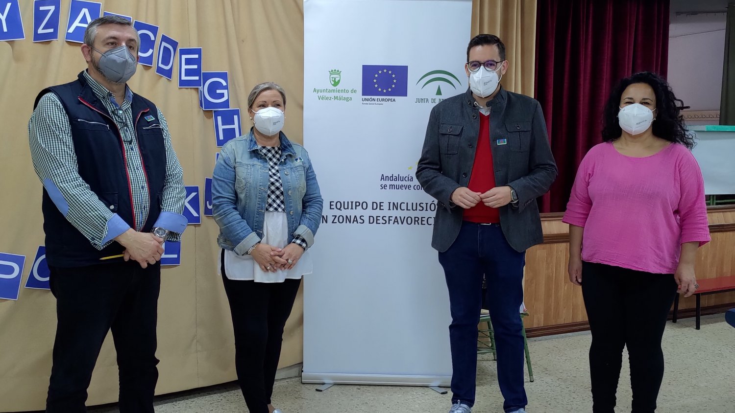 Vélez-Málaga conmemora el 'Día Internacional del Pueblo Gitano' acercando su cultura a escolares del municipio