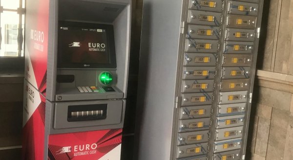 Correos instala cajeros automáticos en la sucursal 5 de Málaga y en la 3 de San Pedro de Alcántara
