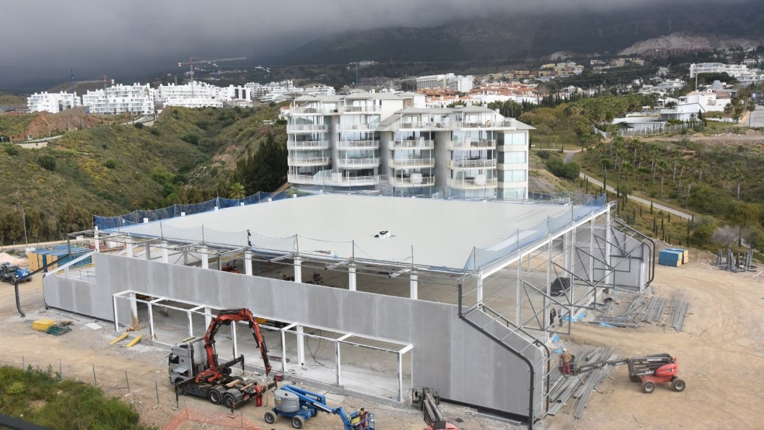 Las obras del futuro centro deportivo de Carvajal alcanzan ya el 50% de su ejecución