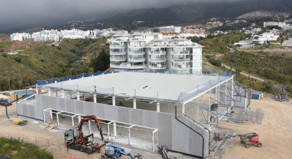 Las obras del futuro centro deportivo de Carvajal alcanzan ya el 50% de su ejecución