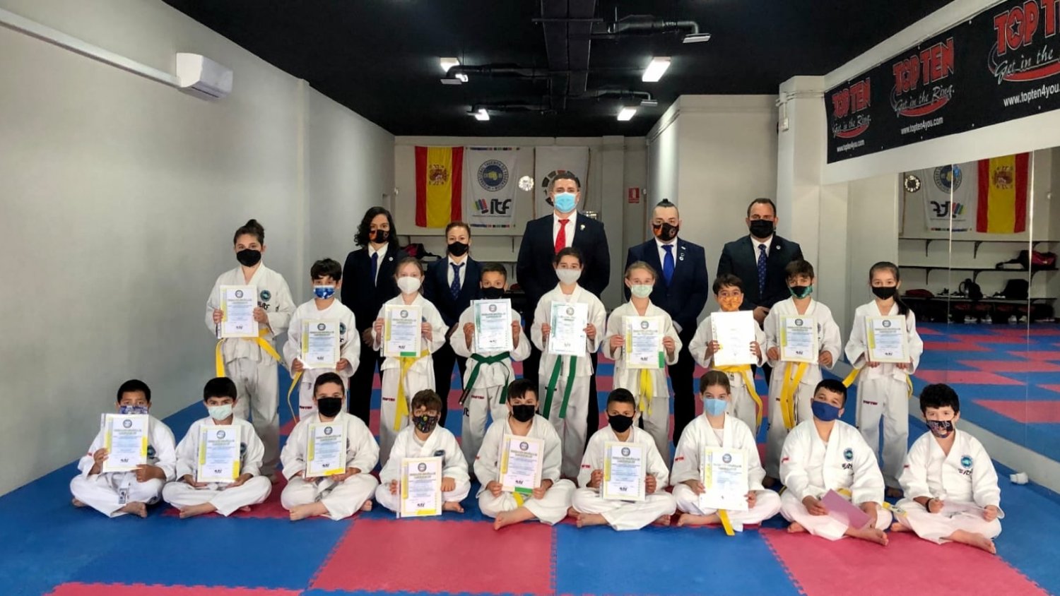 Invictus Málaga y su escuela Kobukson gradúan a más de 50 taekwondistas
