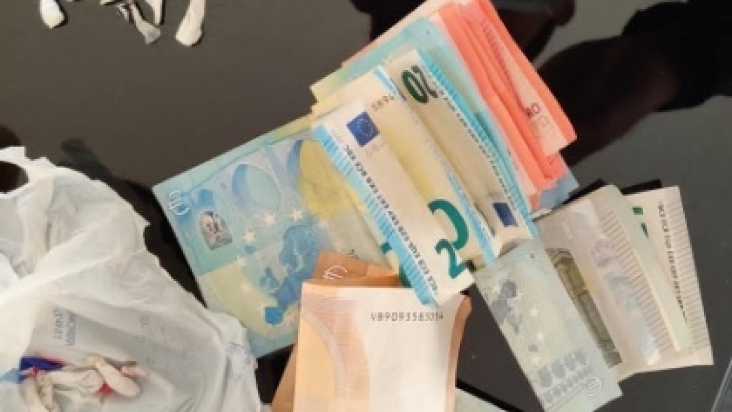 Desmantelado un punto de venta de cocaína y heroína en una vivienda de Dos Hermanas en Málaga