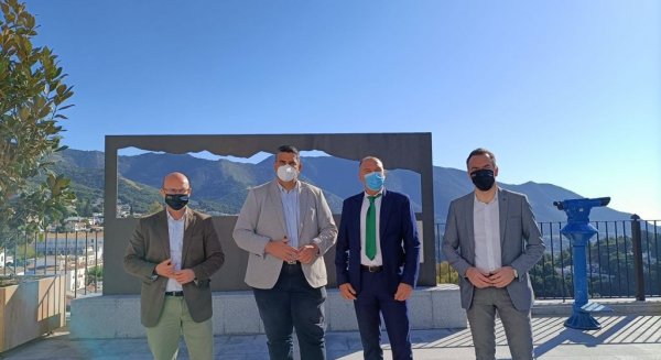 Finalizan las obras de remodelación de la plaza de la Oficina de Turismo en Mijas Pueblo