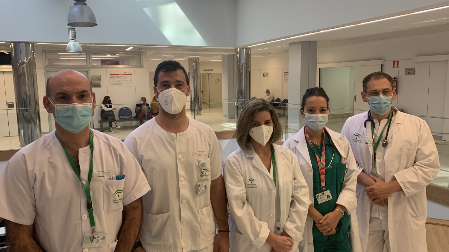 El Hospital Virgen de la Victoria inicia un proyecto piloto para el deshábito al tabaco de sus profesionales