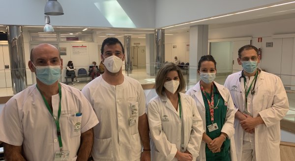 El Hospital Virgen de la Victoria inicia un proyecto piloto para el deshábito al tabaco de sus profesionales