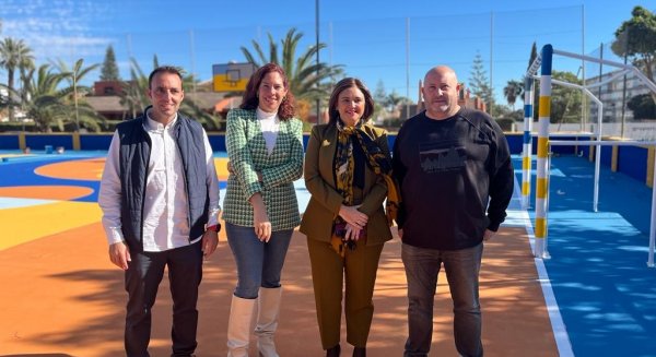 Torremolinos reforma la pista polideportiva de calle Capri en la zona de Los Álamos