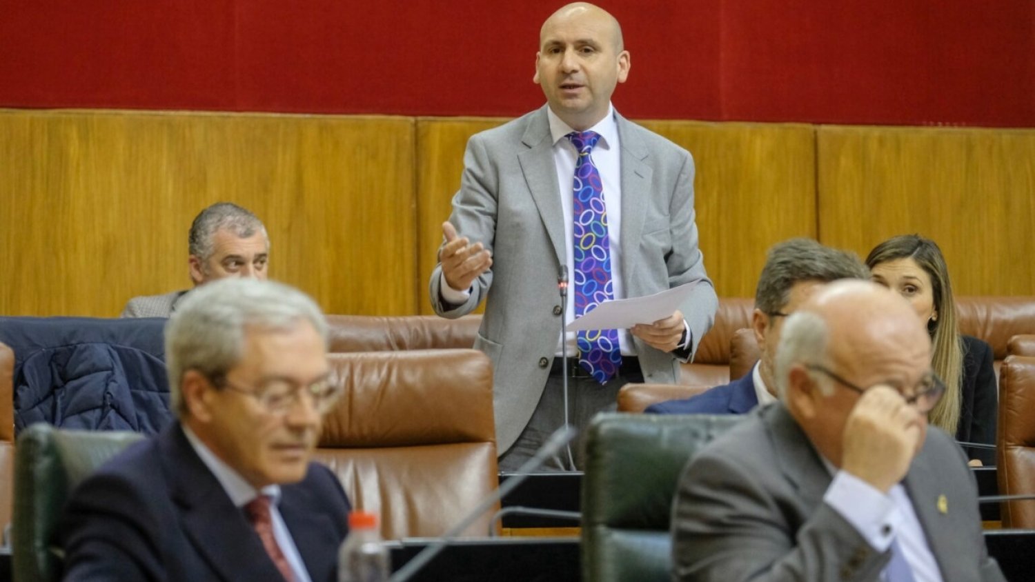 PSOE pregunta a la Junta para mantener el empleo en el sector textil de Alozaina y Cuevas Bajas
