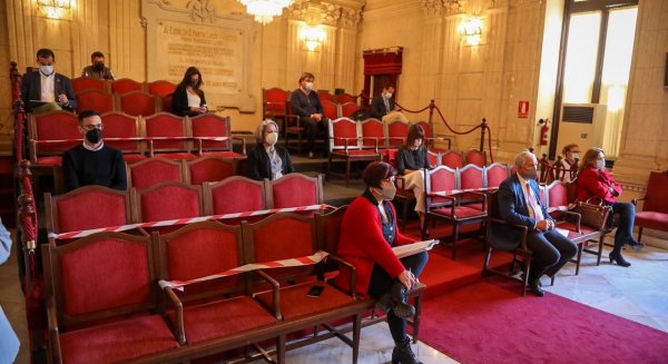 El pleno del Ayuntamiento aprueba inicialmente un presupuesto de 899 millones para 2021
