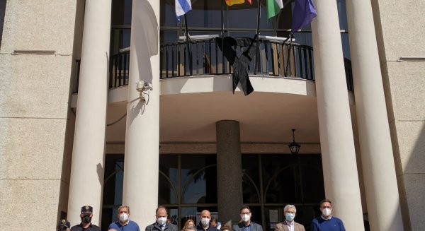 El Ayuntamiento de Rincón de la Victoria guarda un minuto de silencio por las Victimas del Terrorismo
