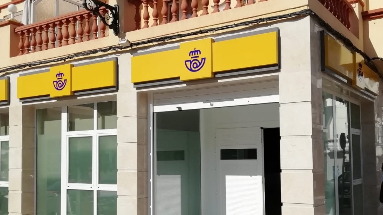 Correos traslada la unidad de distribución de Nerja a un local en la Plaza de la Ermita