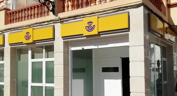 Correos traslada la unidad de distribución de Nerja a un local en la Plaza de la Ermita