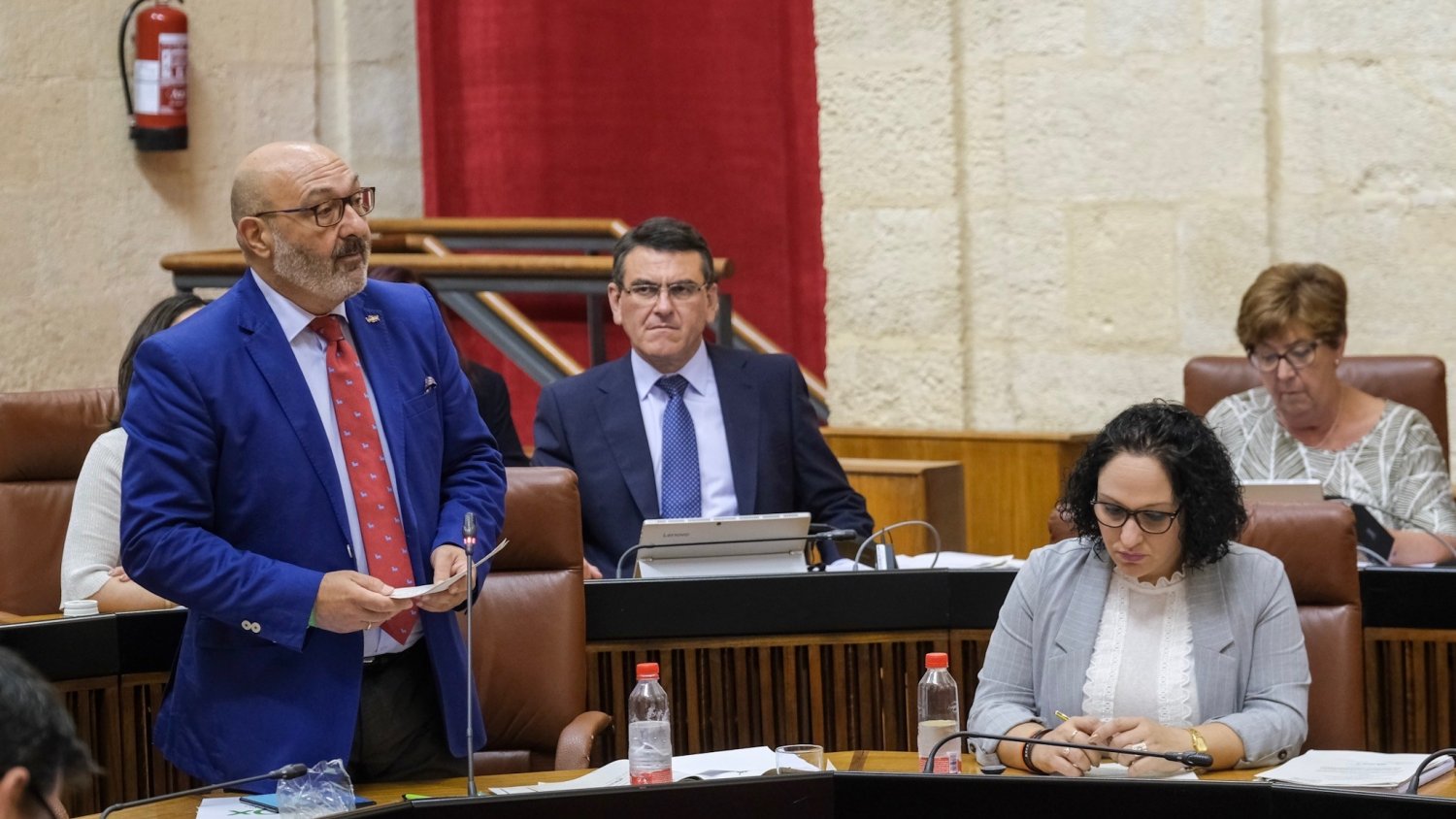 VOX pide la convocatoria inmediata de elecciones autonómicas en Andalucía