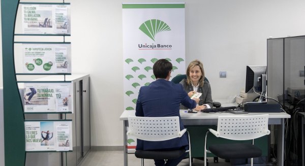 Unicaja apoya a las empresas ante el COVID-19 con la cobertura de las bajas médicas por el virus