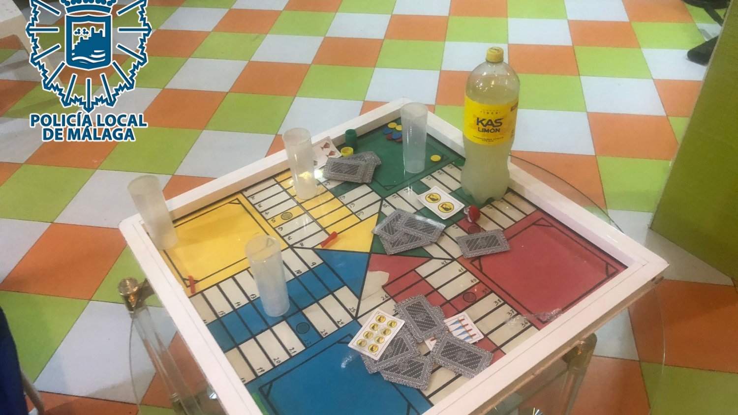 Desalojan por tercera vez un local clandestino en la Palmilla sin medidas de seguridad por COVID