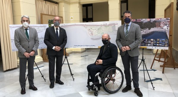 El alcalde de Málaga presenta el nuevo proyecto de los Baños del Carmen