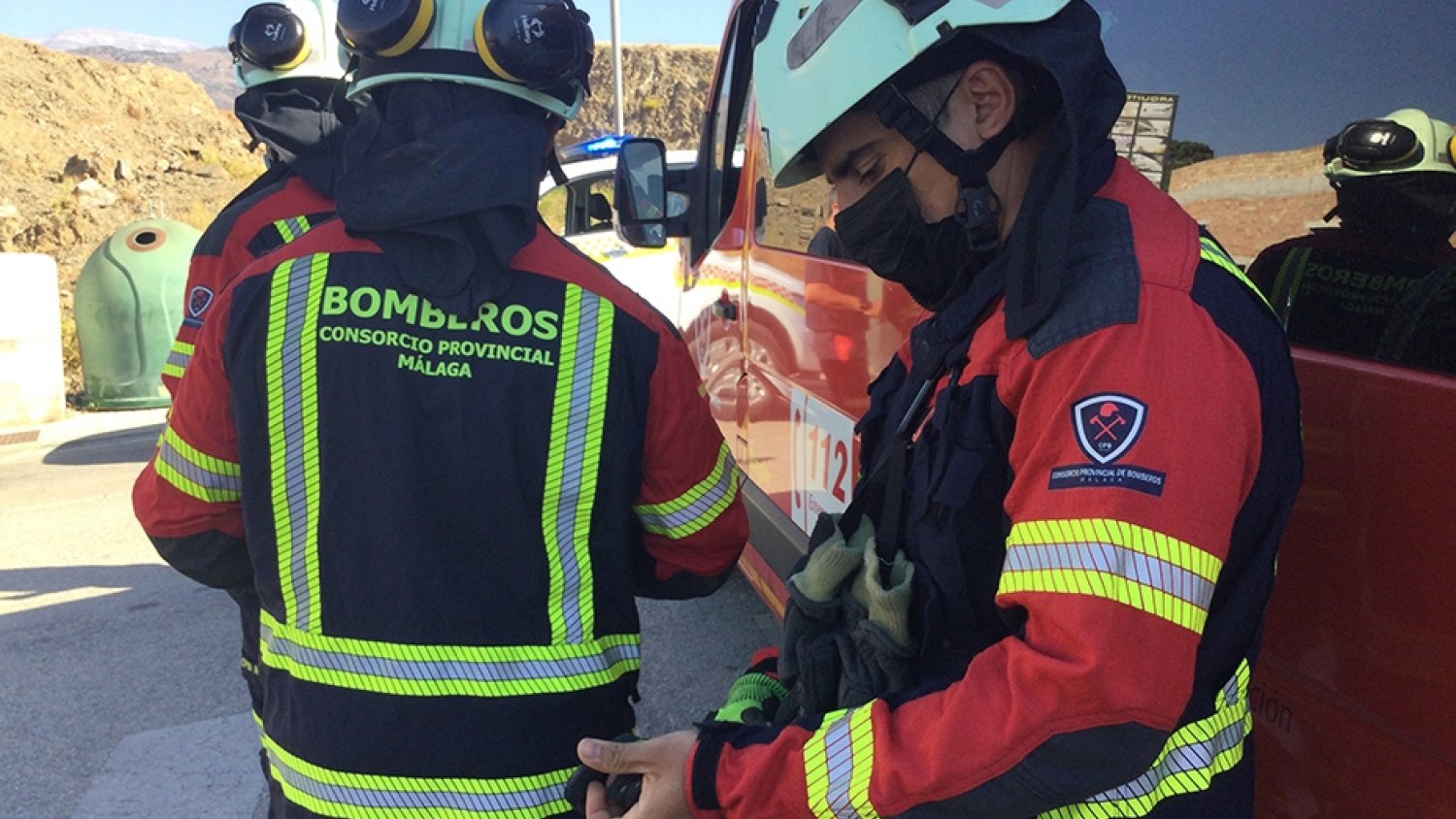 Siete vehículos afectados en el incendio sin heridos de un garaje en Antequera