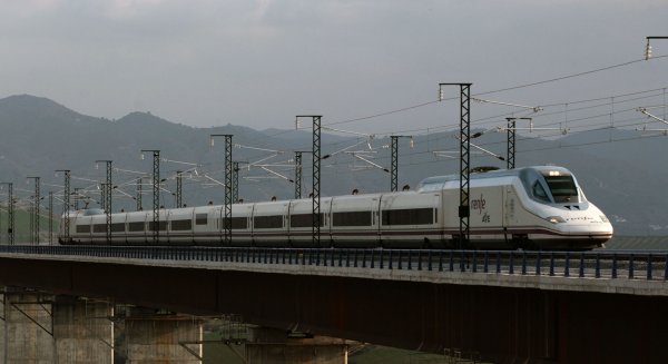 Adif AV licita el acondicionamiento y la mejora de un terraplén en la línea de AV Córdoba-Málaga