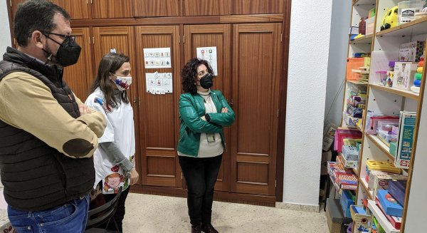 El Teniente de Alcalde de Programas Sociales de Antequera visita FIREUMAS y Autismo Antequera