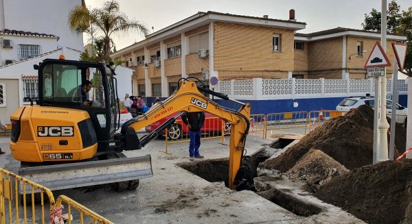 El Ayuntamiento de Torrox inicia en El Morche las mejoras en la red de saneamiento