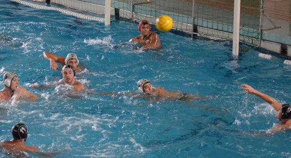 El Waterpolo Málaga vuelve a la competición oficial tras el buen cierre de 2022