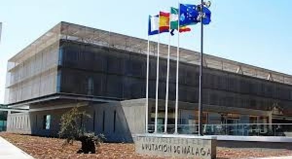 Diputación despierta la vocación científica en los escolares mediante talleres de observación del Sol