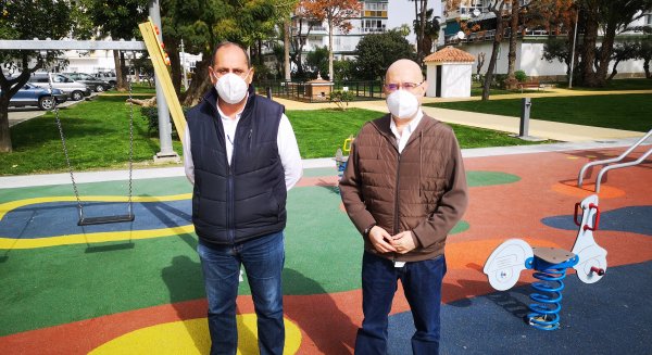 Finalizan las obras de remodelación integral de los jardines del Conjunto Europa de Torre del Mar