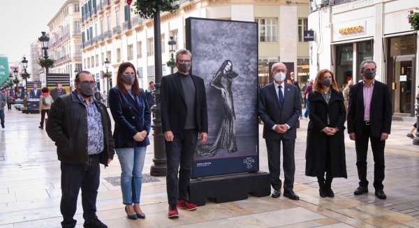 Francisco de la Torre visita  la exposición urbana ‘Andalucía y los Goya’