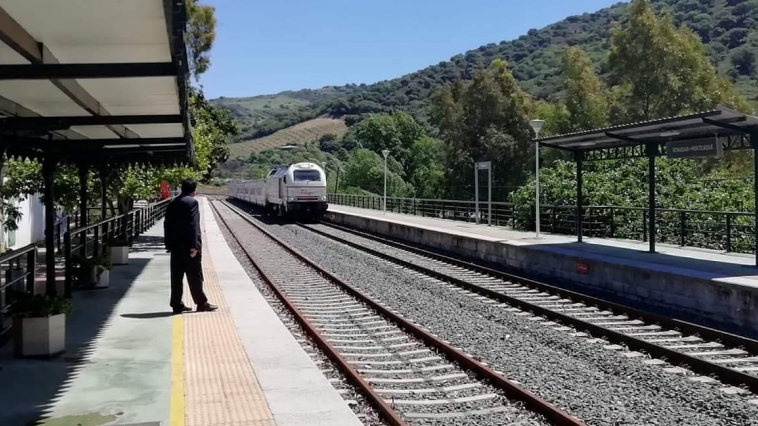 Adif adjudica la instalación de telecomunicaciones móviles GSM-R en el tramo Bobadilla-Ronda