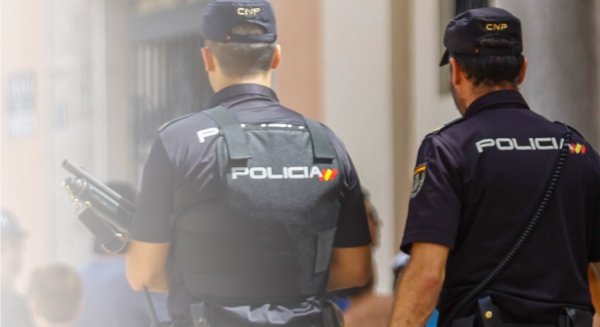 La Policía Nacional detiene en Estepona a ocho jóvenes por la comisión de más de una veintena de robos con fuerza