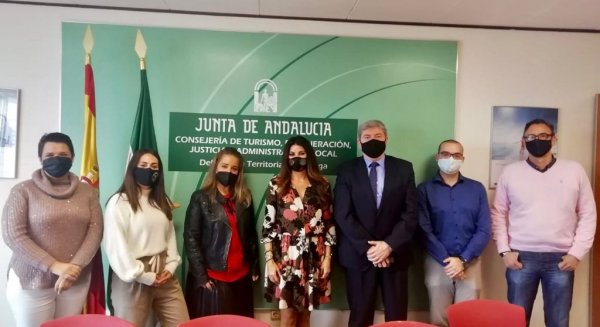 La Junta aborda con el sector del turismo ampliar el bono turístico hasta el 9 de diciembre
