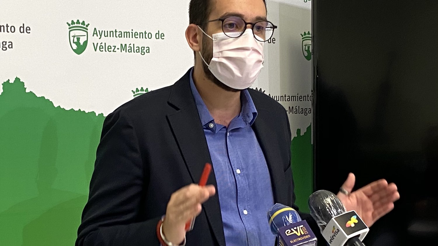 Servicios Sociales de Vélez-Málaga tramita cada año las pensiones no contributivas de unos 1.000 vecinos