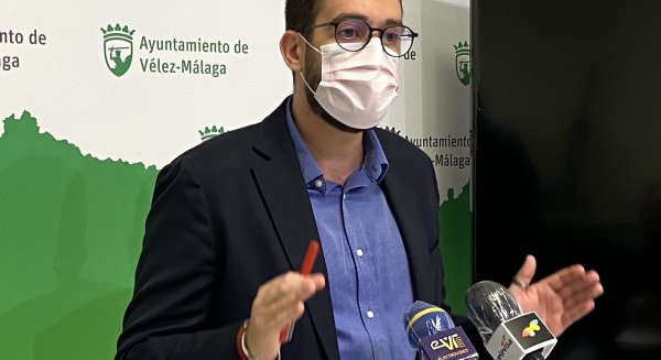 Servicios Sociales de Vélez-Málaga tramita cada año las pensiones no contributivas de unos 1.000 vecinos