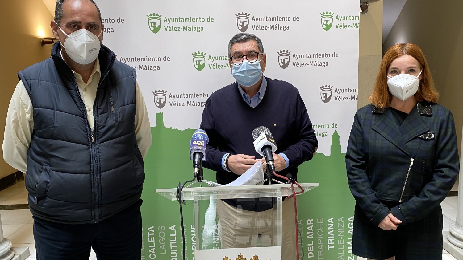Salen a licitación las obras de mejora del camino de Cabrillas y el Mercado de Minoristas en Vélez-Málaga