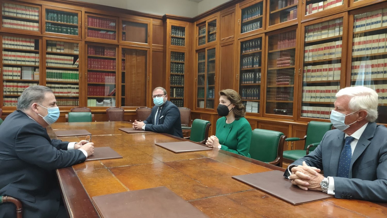 Rumanía está interesada en ampliar relaciones comerciales con Málaga