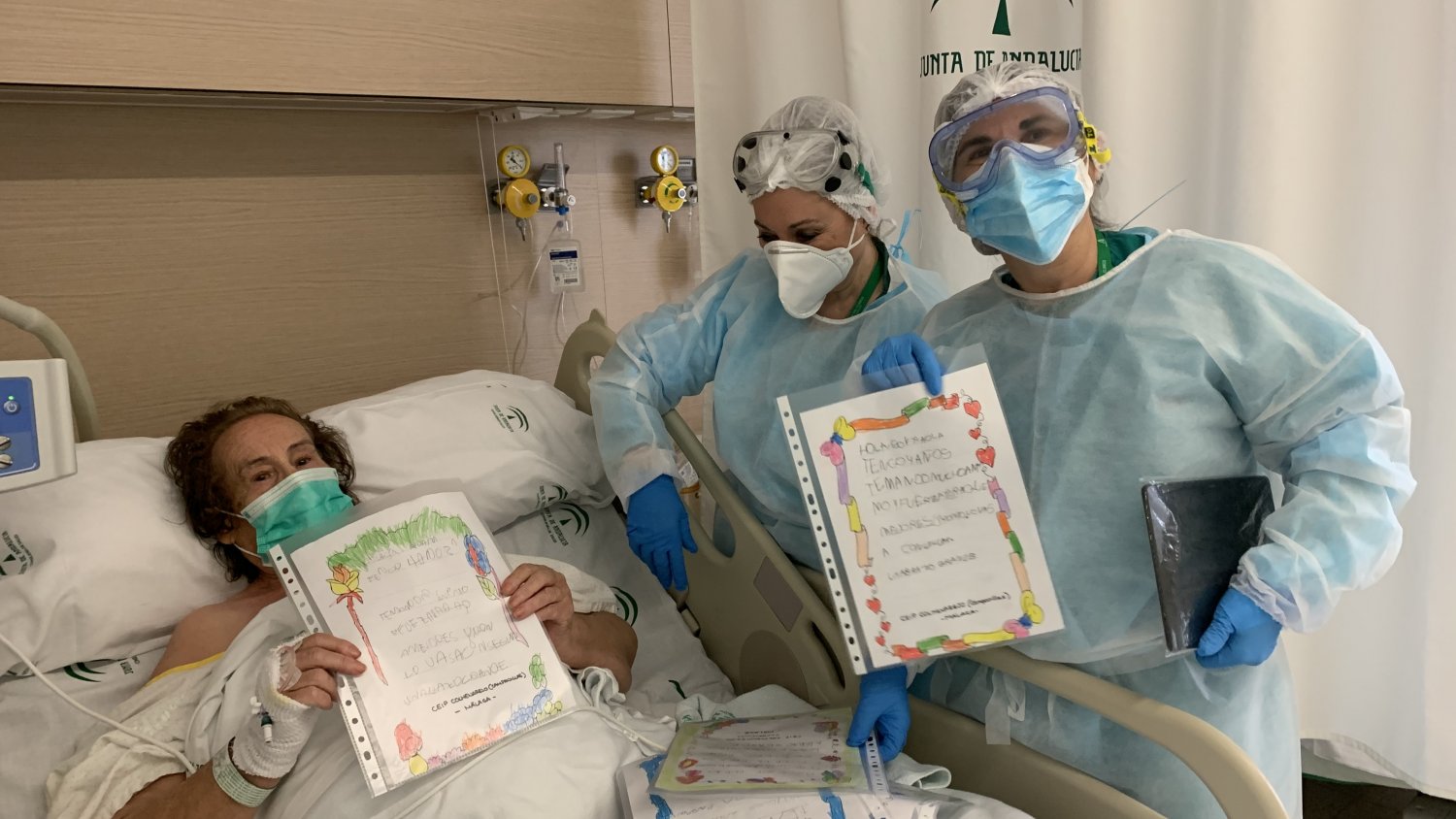 El Virgen de la Victoria conecta con su familia a más de 600 pacientes COVID mientras estaban ingresados