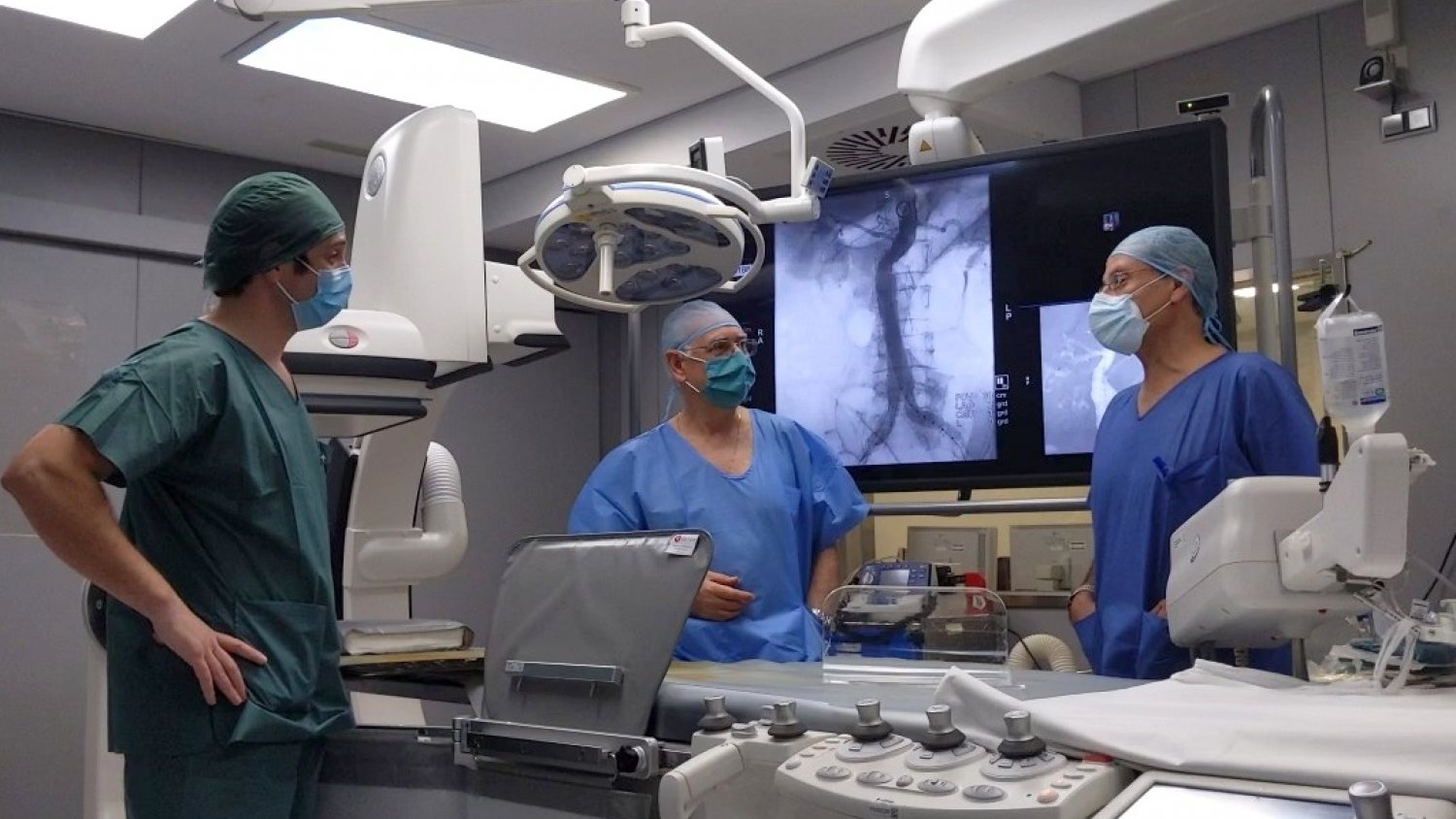 Vithas Málaga realiza la primera cirugía con endoprótesis conformable de la sanidad privada andaluza