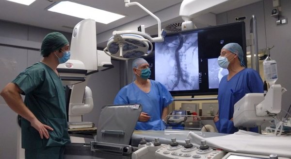 Vithas Málaga realiza la primera cirugía con endoprótesis conformable de la sanidad privada andaluza