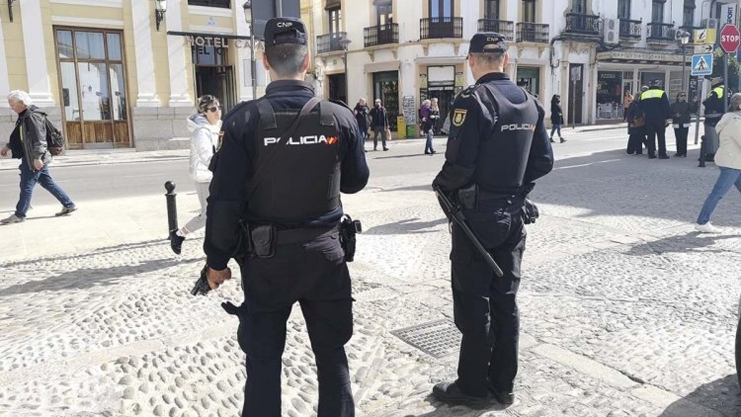 La Policía Nacional detiene en Ronda a dos jóvenes tras asaltar a un estudiante para sustraerle 20 euros