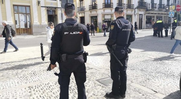 La Policía Nacional detiene en Ronda a dos jóvenes tras asaltar a un estudiante para sustraerle 20 euros