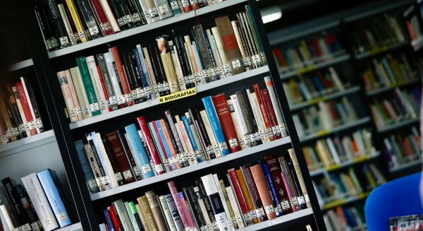 La Junta destina más de 200.00 euros para la adquisición de lotes bibliográficos a 100 bibliotecas de la provincia