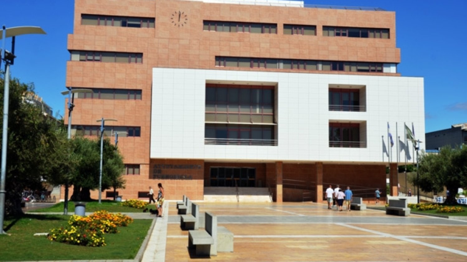 El personal de ayuda a domicilio de Fuengirola en huelga ante los  incumplimientos de la empresa Clece